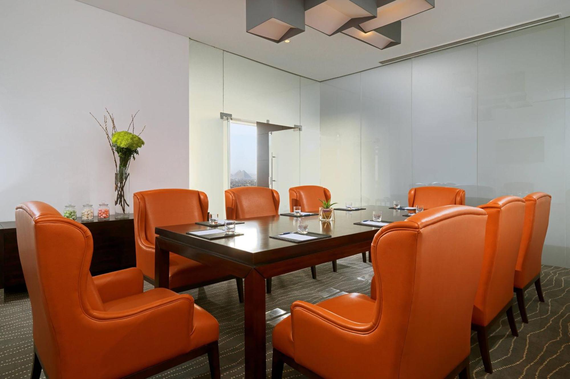 开罗喜来登酒店及赌场 Giza 外观 照片 Meeting room at the hotel